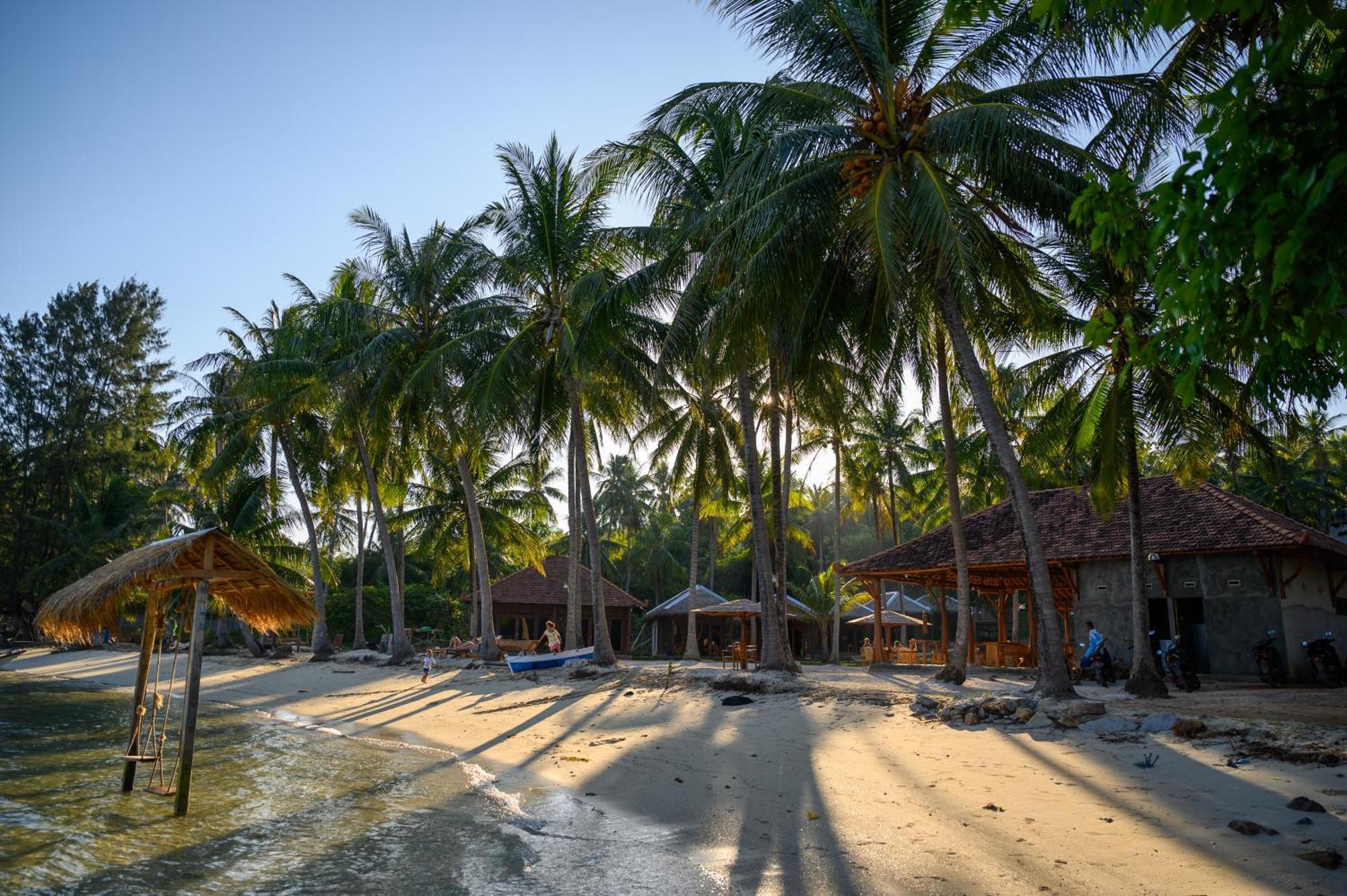 Hotel Eco Casa Karimunjawa-Inseln Exterior foto